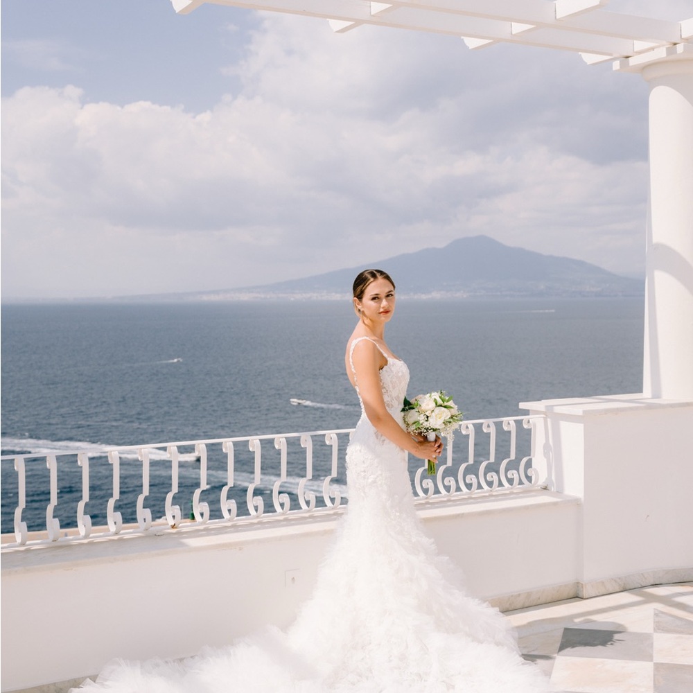 Elegant White Wedding Dress